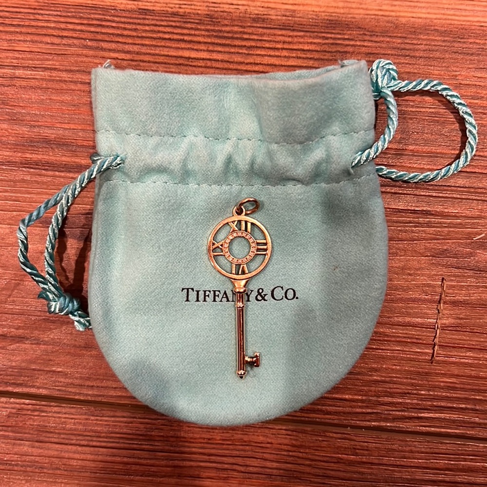 Rose gold and diamond Tiffany Key- Atlas collection